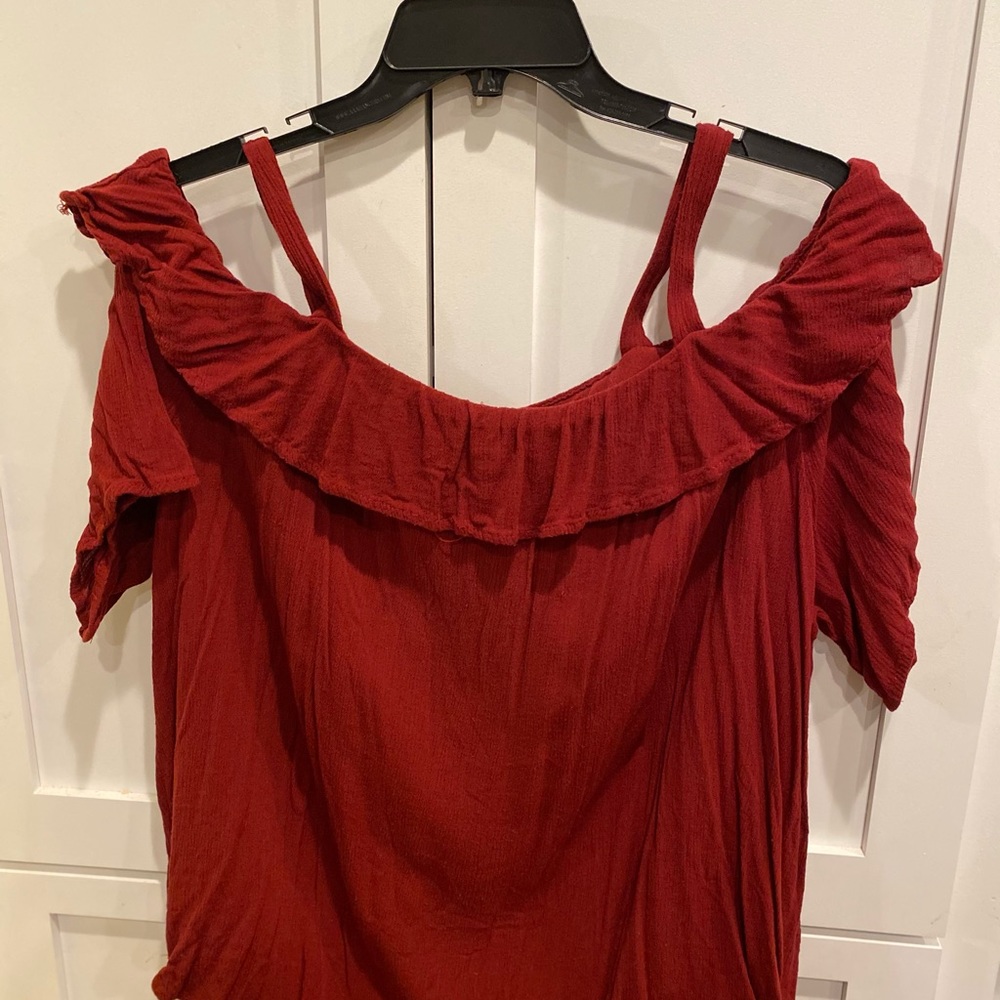 A women’s Catos top